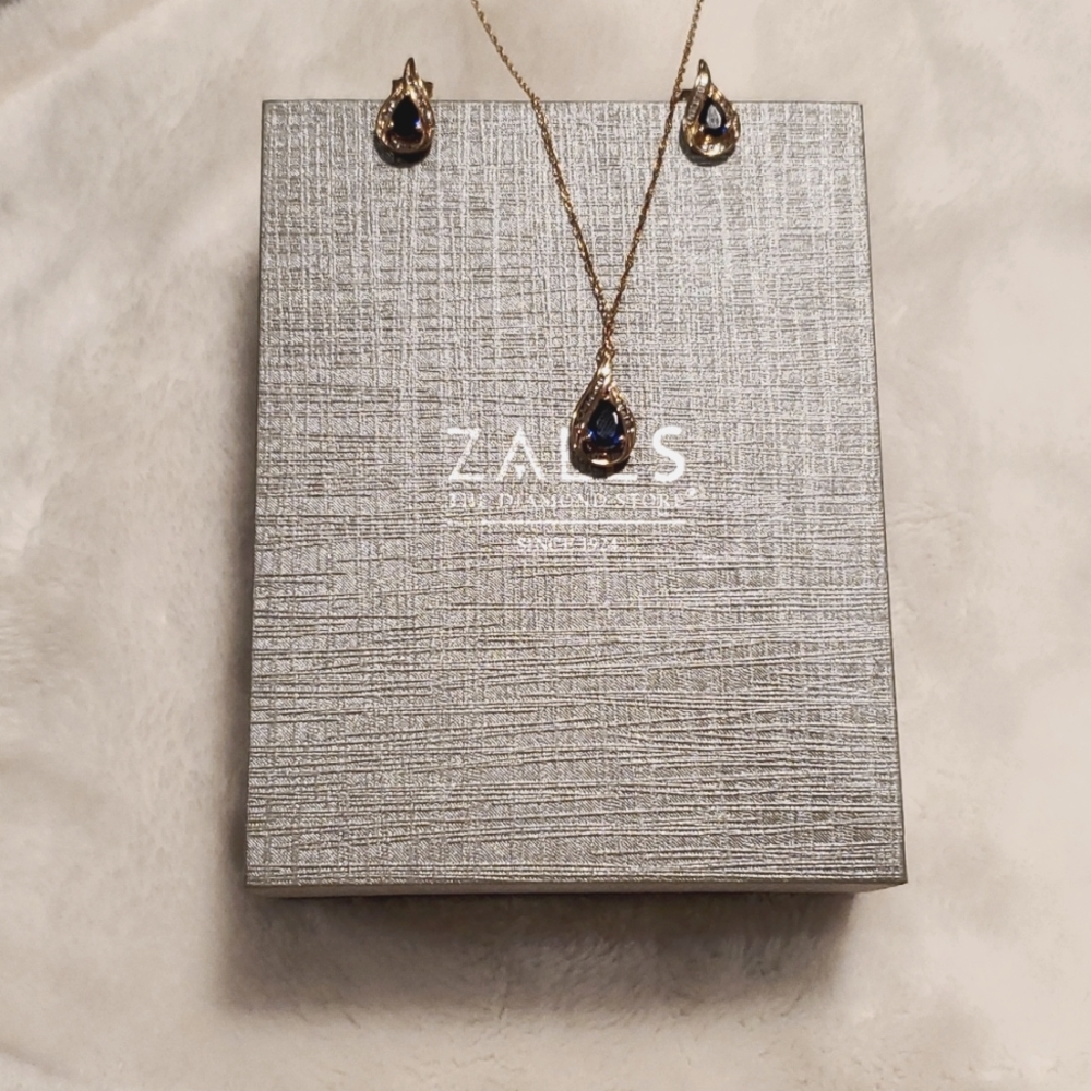 Zales Gold Necklace an Earring Set